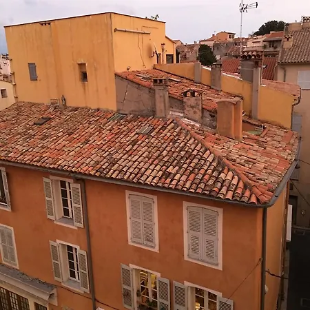 アパート Light Filled Penthouse In Old Antibes. Heart Of The Riviera *