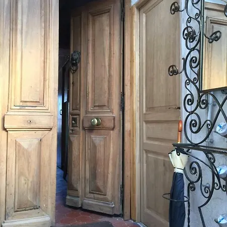 Appartement Light Filled Penthouse In Old Antibes. Heart Of The Riviera Antibes